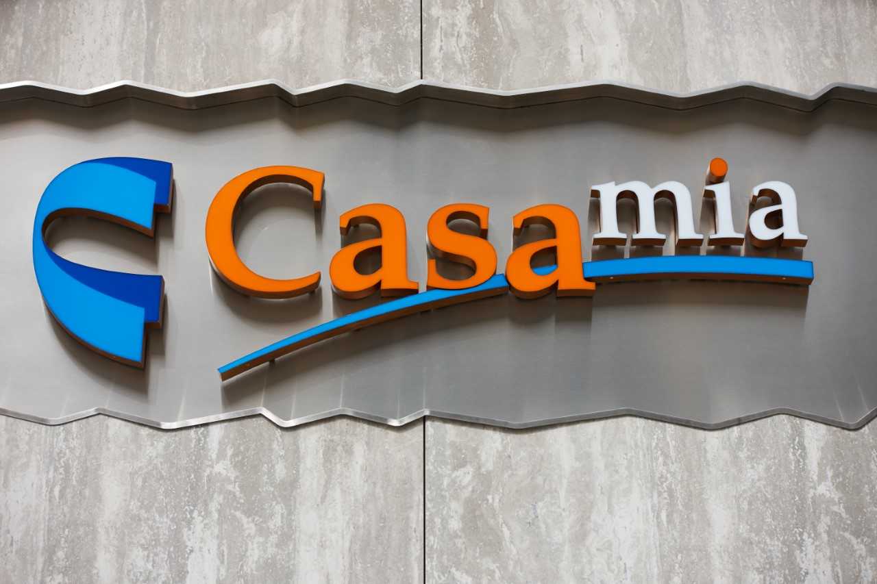 casamia-axc-nin-100-illiyini-tebrik-edir
